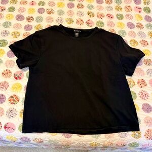 Athleta Essential Tee in black